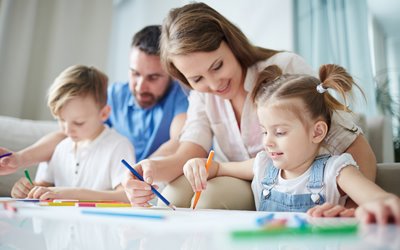 family-drawing-pyn9swz