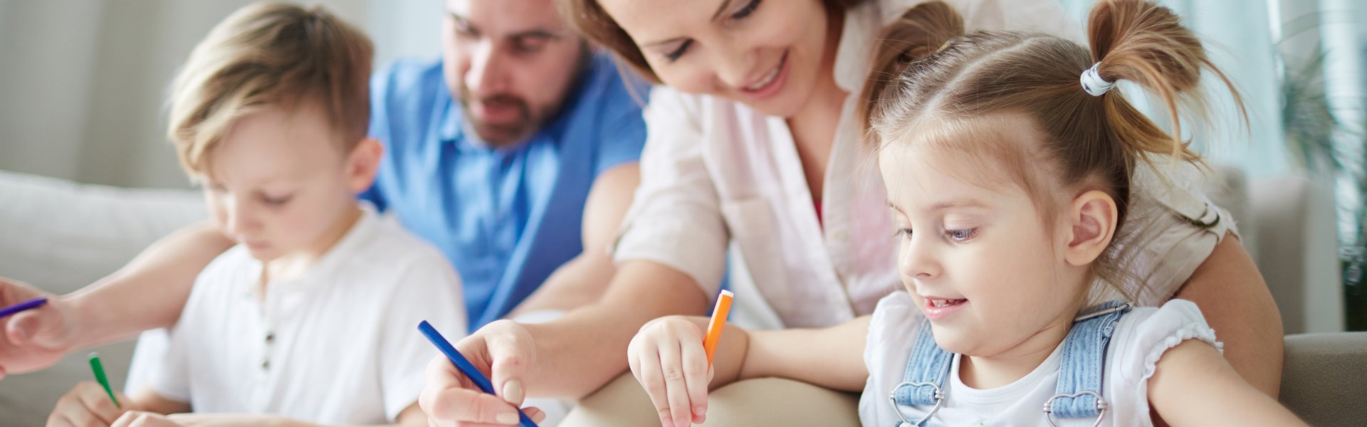 family-drawing-pyn9swz