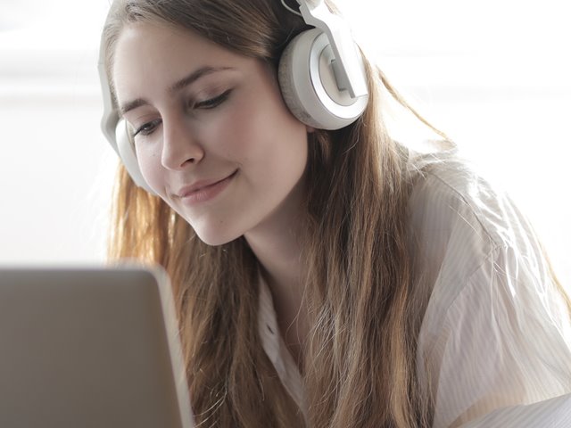 Nettsteder, bøker, videoer, podcaster